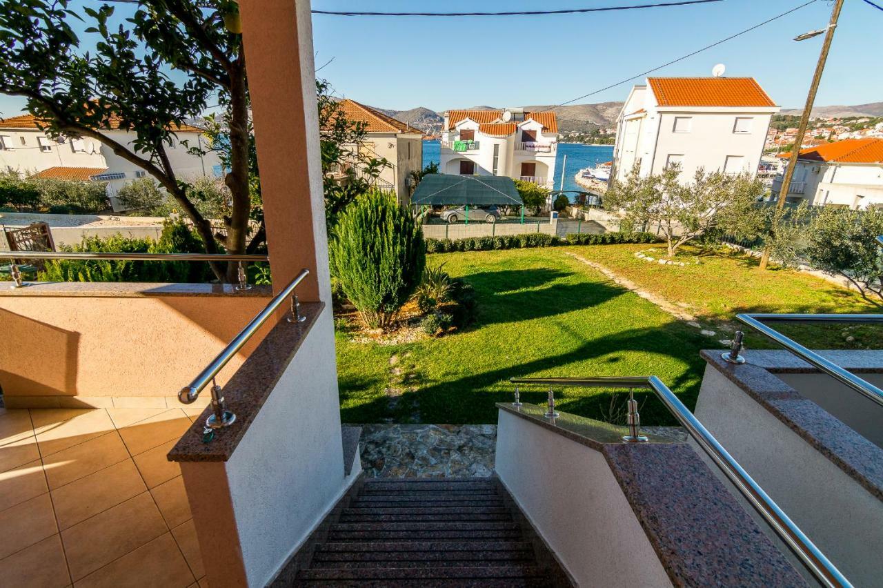Apartment Dominik Trogir Exterior photo